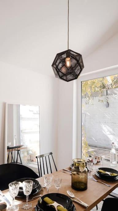 Stylish & Spacious! A Victorian House In Zone 1! *