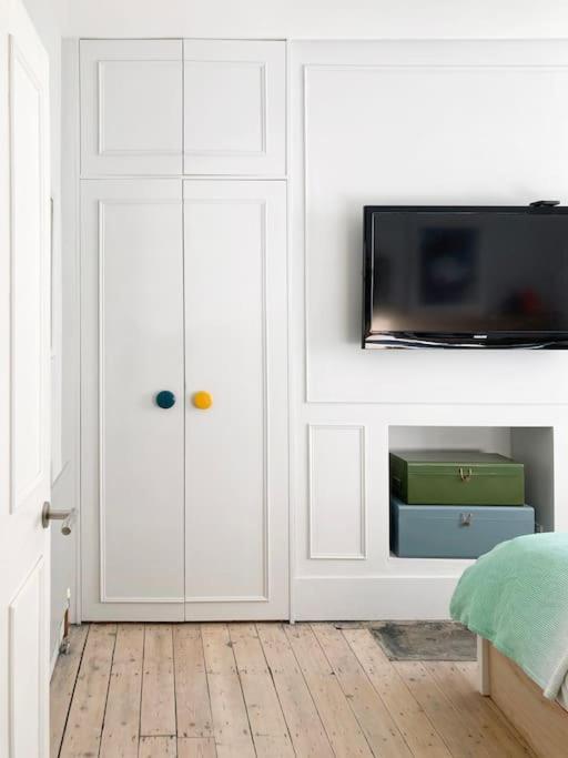 Appartamento Stylish & Spacious! A Victorian House In Zone 1! Londra